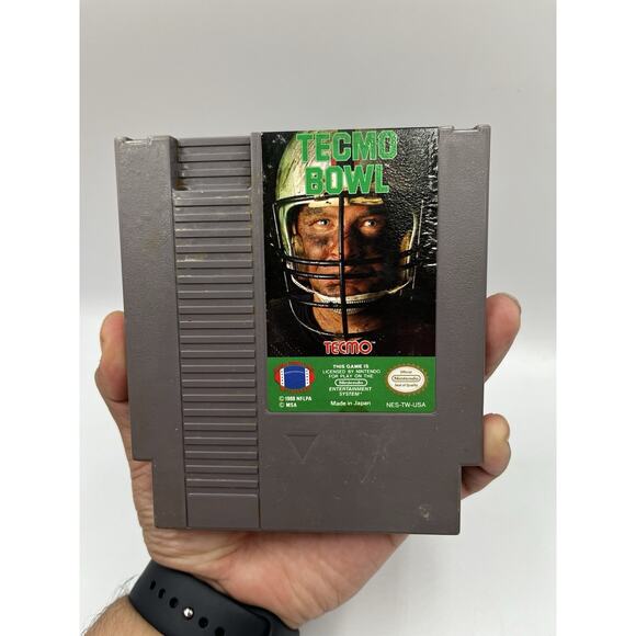 Nintendo NES Tecmo Bowl Original Authentic Video Game Tested - Picture 4 of 4